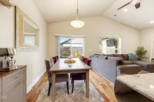 1051 Compton Way, Medford, OR 97501 - Photo 9