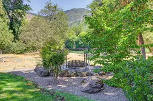 290 Chinook Park Ln, Grants Pass, OR 97527 - Photo 55
