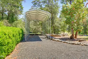 290 Chinook Park Ln, Grants Pass, OR 97527 - Photo 61