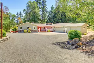 290 Chinook Park Ln, Grants Pass, OR 97527 - Photo 13