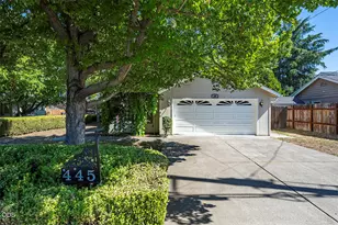445 Midway Rd, Medford, OR 97501 - Photo 3