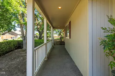 445 Midway Road, Medford, OR 97501 - Photo 7