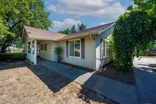 445 Midway Rd, Medford, OR 97501 - Photo 5