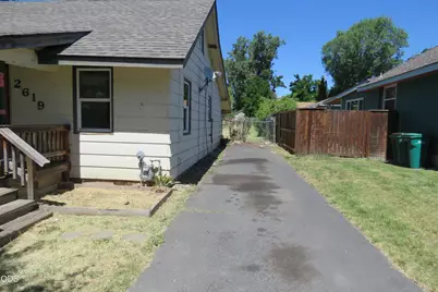 2619 Scott Street, Klamath Falls, OR 97601 - Photo 3