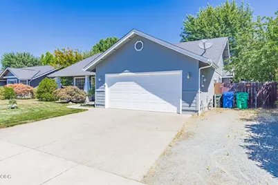 2948 Golden Aspen Drive, Grants Pass, OR 97527 - Photo 11