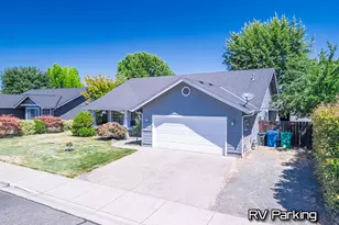 2948 Golden Aspen Dr, Grants Pass, OR 97527 - Photo 5
