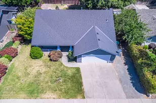 2948 Golden Aspen Dr, Grants Pass, OR 97527 - Photo 15
