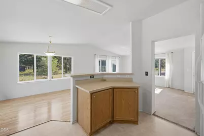 52425 Meadow Lane, La Pine, OR 97739 - Photo 11