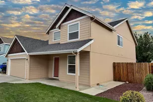 3028 SW Indian Pl, Redmond, OR 97756 - Photo 3