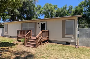 1737 Summers Ln, Klamath Falls, OR 97603 - Photo 5