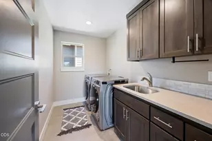 2350 NE Purcell Ct, Bend, OR 97701 - Photo 15