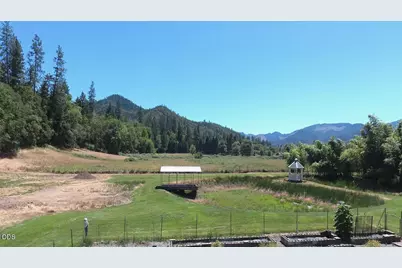 2019 Rogue River Highway #UNIT 13, Gold Hill, OR 97525 - Photo 31