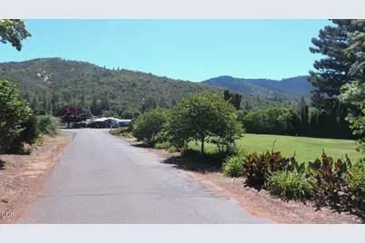 2019 Rogue River Highway #UNIT 13, Gold Hill, OR 97525 - Photo 41