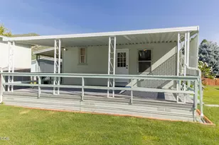 2019 Rogue River Hwy, Gold Hill, OR 97525 - Photo 33