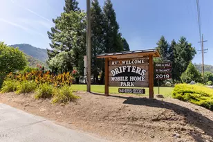 2019 Rogue River Hwy, Gold Hill, OR 97525 - Photo 41