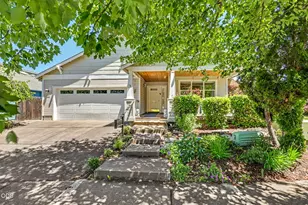 426 Parkside Dr, Ashland, OR 97520 - Photo 1