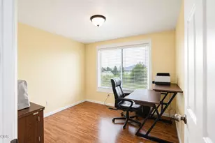 6085 Walden Ln, Talent, OR 97540 - Photo 13