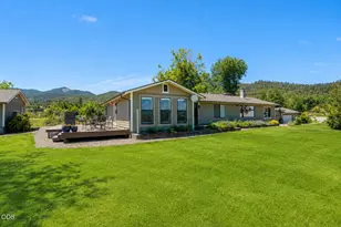 6085 Walden Ln, Talent, OR 97540 - Photo 3