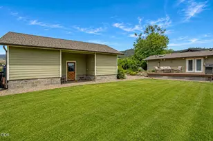 6085 Walden Ln, Talent, OR 97540 - Photo 27