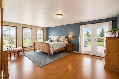 6085 Walden Lane, Talent, OR 97540 - Photo 17