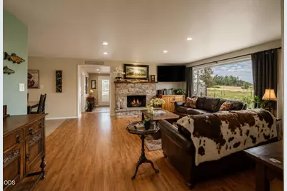 6085 Walden Lane, Talent, OR 97540 - Photo 7