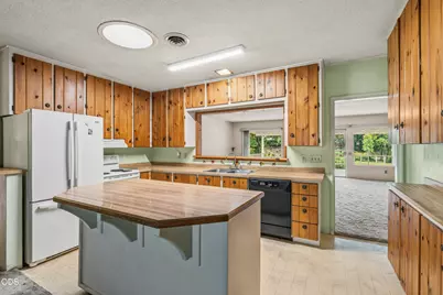 2850 Rogue River Highway, Grants Pass, OR 97527 - Photo 11