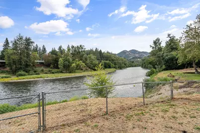 2850 Rogue River Highway, Grants Pass, OR 97527 - Photo 3