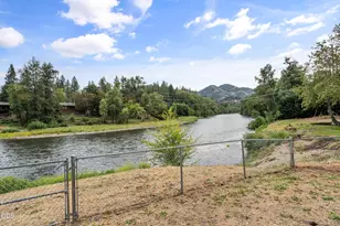 2850 Rogue River Hwy, Grants Pass, OR 97527 - Photo 3