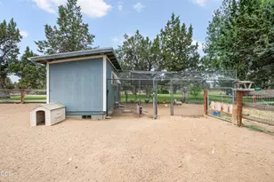 23720 SW Starshine Ln, Bend, OR 97701 - Photo 33