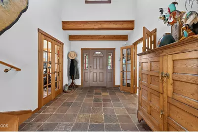 15555 SW Hahlen Avenue, Powell Butte, OR 97753 - Photo 27