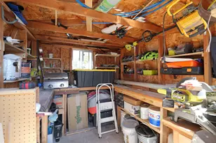 8401 Old Stage Rd, Central Point, OR 97502 - Photo 15