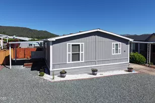 8401 Old Stage Rd, Central Point, OR 97502 - Photo 3