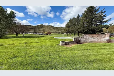 8401 Old Stage Road #UNIT 65, Central Point, OR 97502 - Photo 41