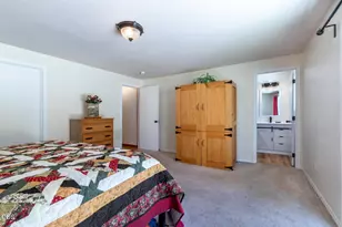55219 Lazy River Dr, Bend, OR 97707 - Photo 9