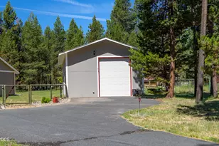 55219 Lazy River Dr, Bend, OR 97707 - Photo 21