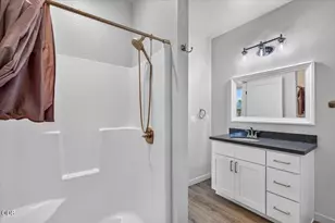 3327 Kingsbury Dr, Medford, OR 97504 - Photo 11