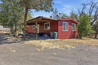 150 NE Cleveland Street, Madras, OR 97741 - Photo 1