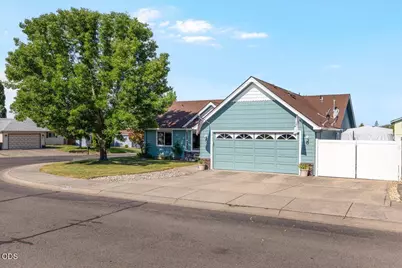 31 Osprey Drive, Eagle Point, OR 97524 - Photo 1