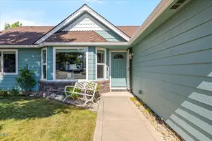 31 Osprey Dr, Eagle Point, OR 97524 - Photo 3