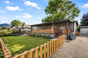6400 Frost Ln, Talent, OR 97540 - Photo 3