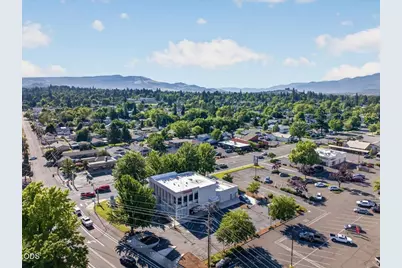 790 Stevens Street #2, Medford, OR 97504 - Photo 39
