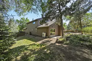 2806 NE Lotno Dr, Bend, OR 97701 - Photo 27