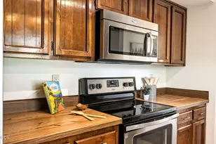 2806 NE Lotno Dr, Bend, OR 97701 - Photo 15