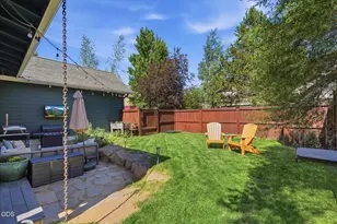 1236 Northwest Mount Washington Drive, Bend, OR 97703 - Photo 31