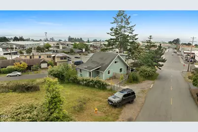 741 Pacific Avenue, Brookings, OR 97415 - Photo 45