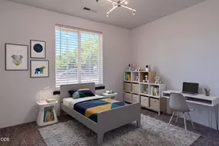 1104 Coachman Dr, Central Point, OR 97502 - Photo 17