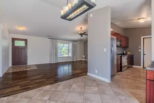 1104 Coachman Dr, Central Point, OR 97502 - Photo 11