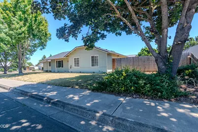 1104 Coachman Drive, Central Point, OR 97502 - Photo 1