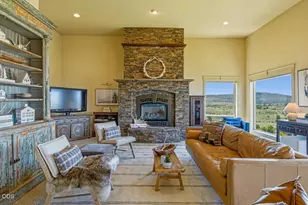 1354 Ridgecrest Dr, Klamath Falls, OR 97601 - Photo 3