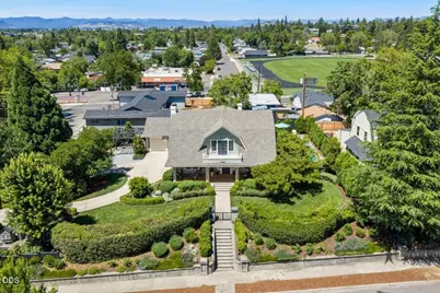 1307 Queen Anne Avenue, Medford, OR 97504 - Photo 3